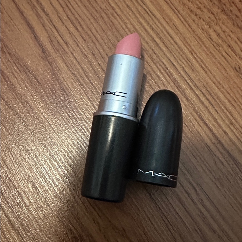 Lipstick by MAC Cosmetics - Fun Fun - New and Unused - Picture 3 of 3